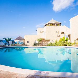 Columbus Heights Ocho Rios Ocean View Sleeps1-2 Person